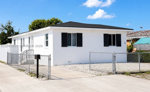 Apartment in Hialeah, Florida, United States 1