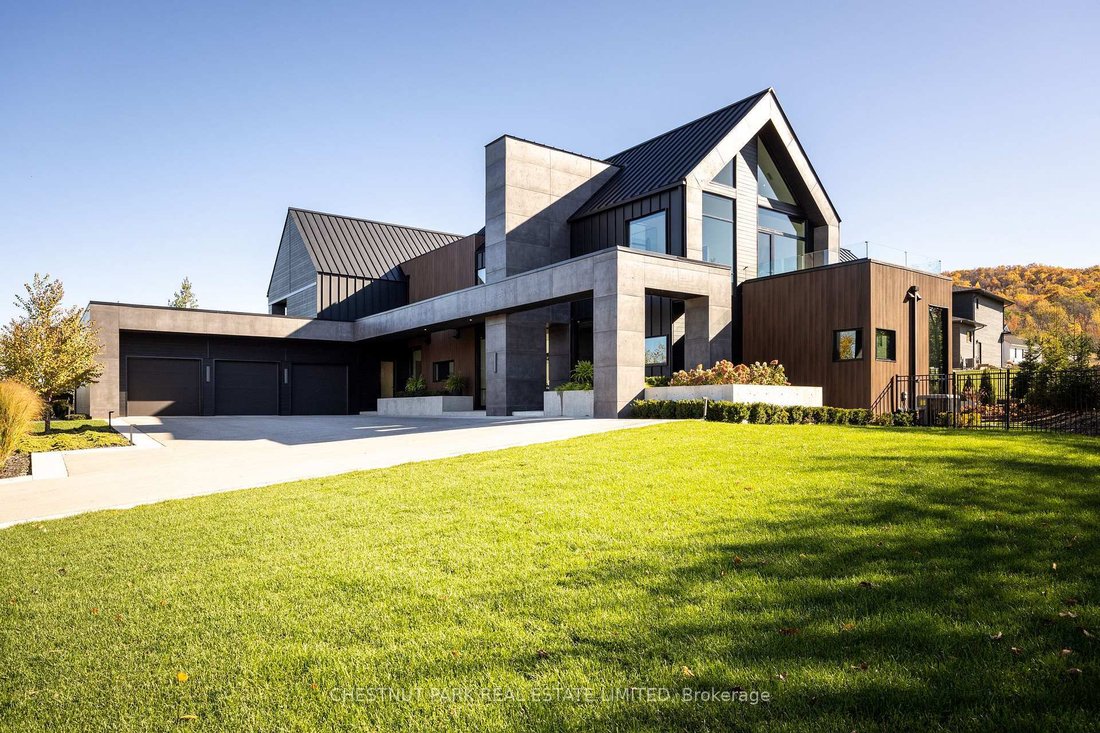 House in Clarksburg, Ontario, Canada 1 - 18156745