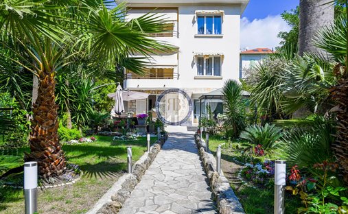 House in Cannes, Provence-Alpes-Côte d'Azur, France 1