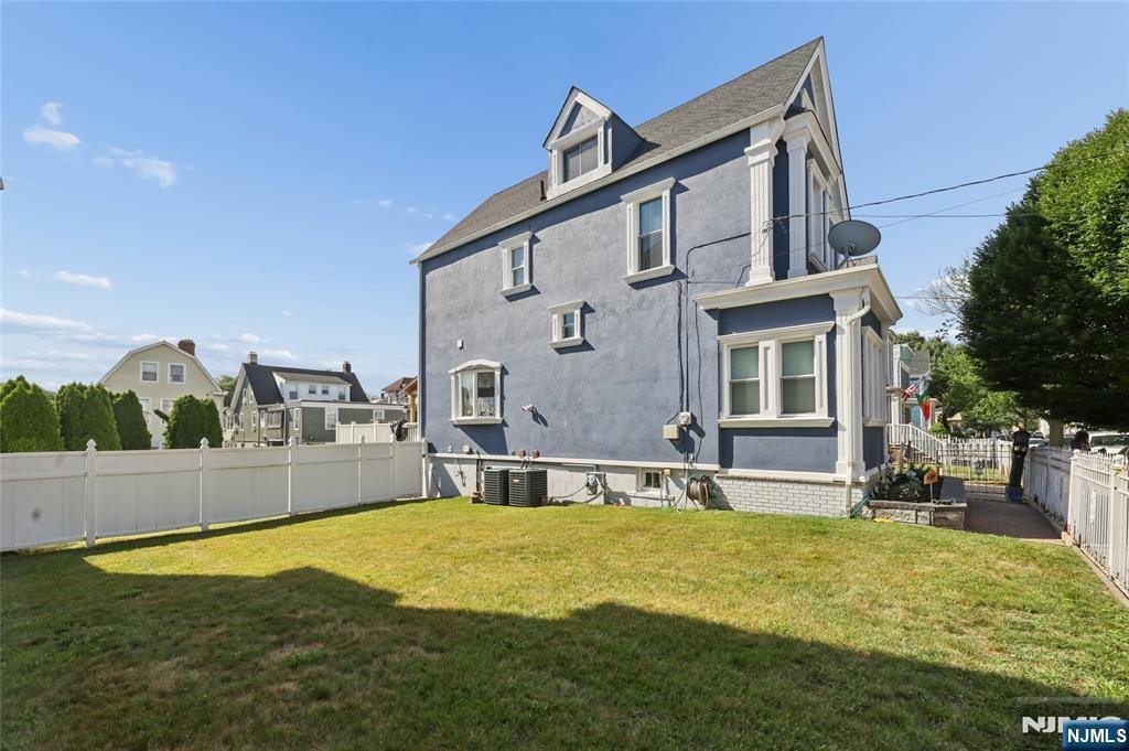 House in Kearny, New Jersey, United States 3 - 18291561