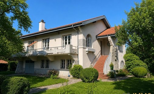 Haus in Pau, Neu-Aquitanien, Frankreich 1