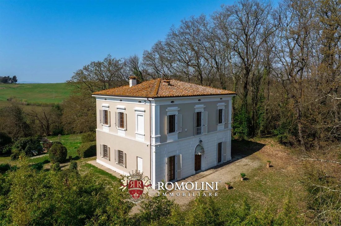 Villa in Center, Pontedera, Tuscany 4 - 17602413