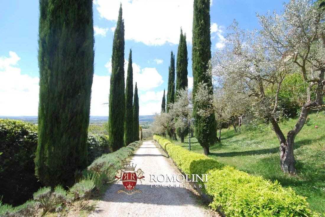 Villa in Center, Arezzo, Tuscany 4 - 15663155
