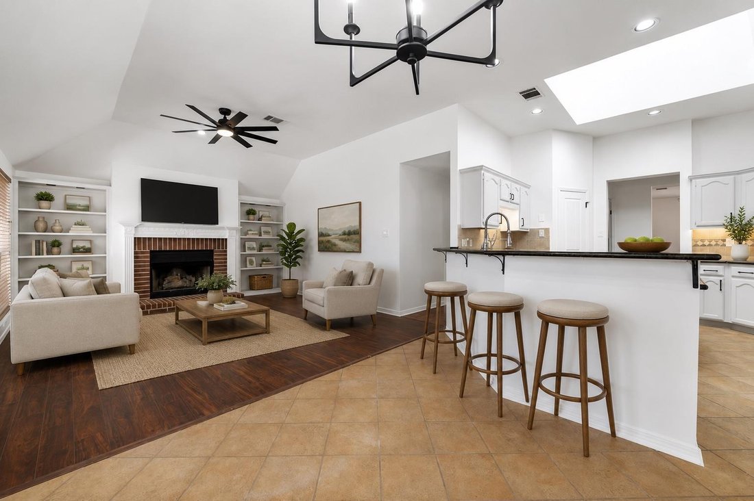 House in The Hills, Texas, United States 3 - 17776772