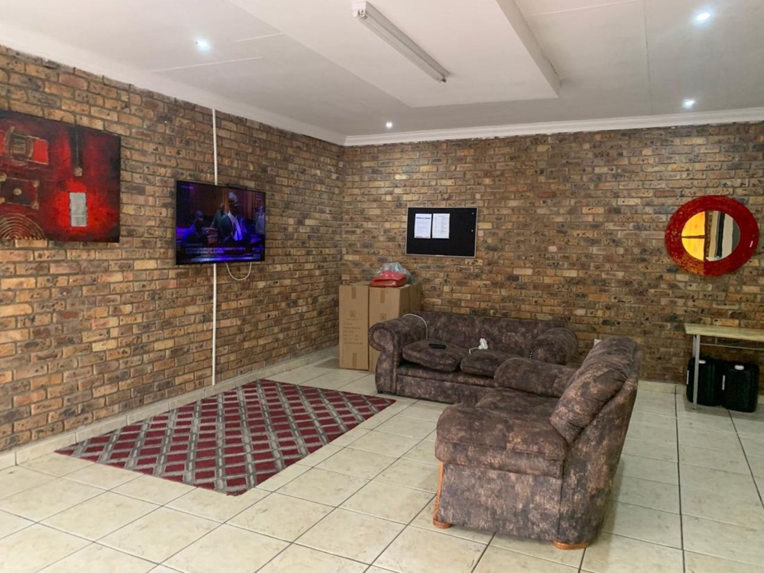 House in Mbombela, Mpumalanga, South Africa 2 - 18281314