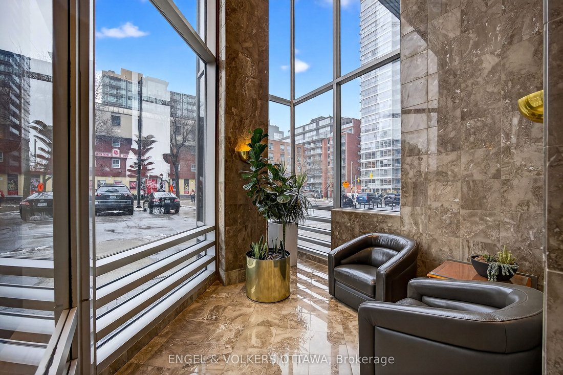 Condo in Ottawa, Ontario, Canada 4 - 18286695
