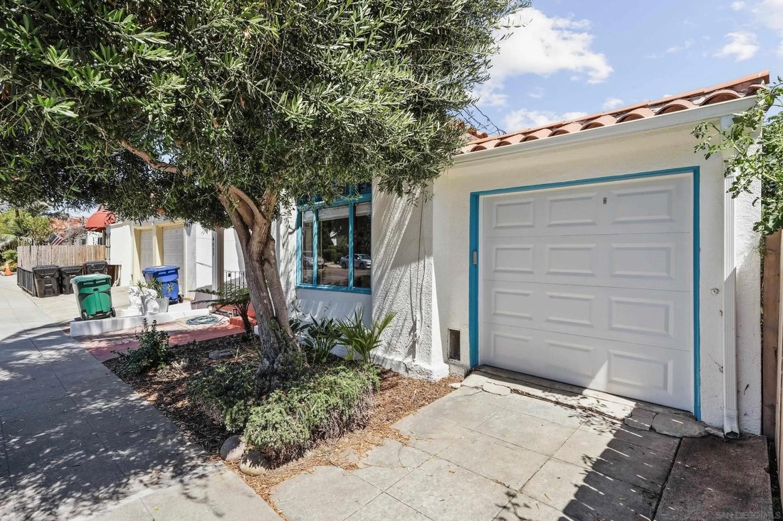 San Diego, California, United States 2 - 18289021