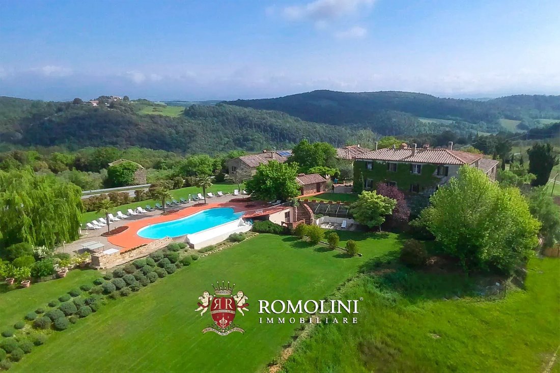 Estate in Murlo, Tuscany, Italy 3 - 15666136