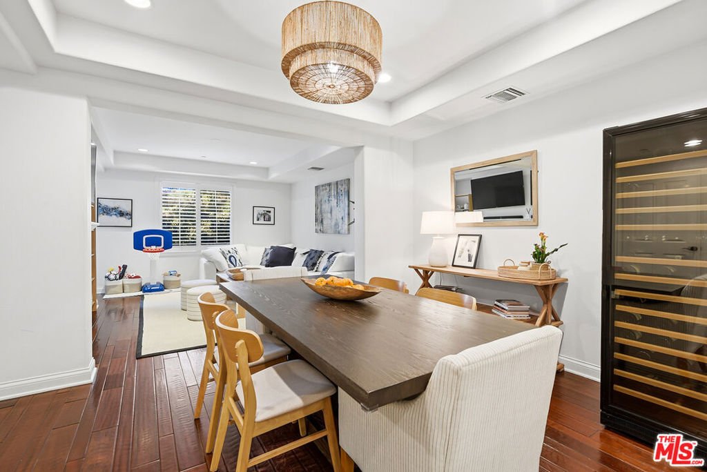 Condo in Los Angeles, California, United States 3 - 18284260