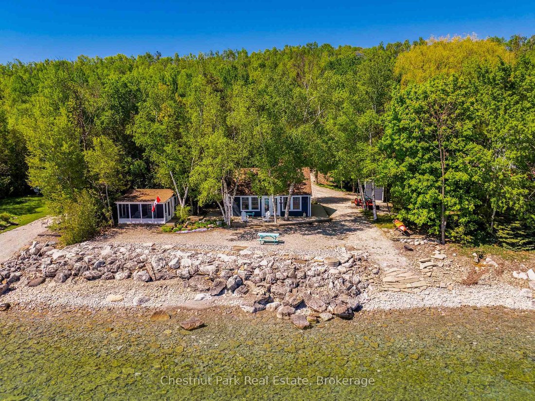 House in Wiarton, Ontario, Canada 2 - 18105449