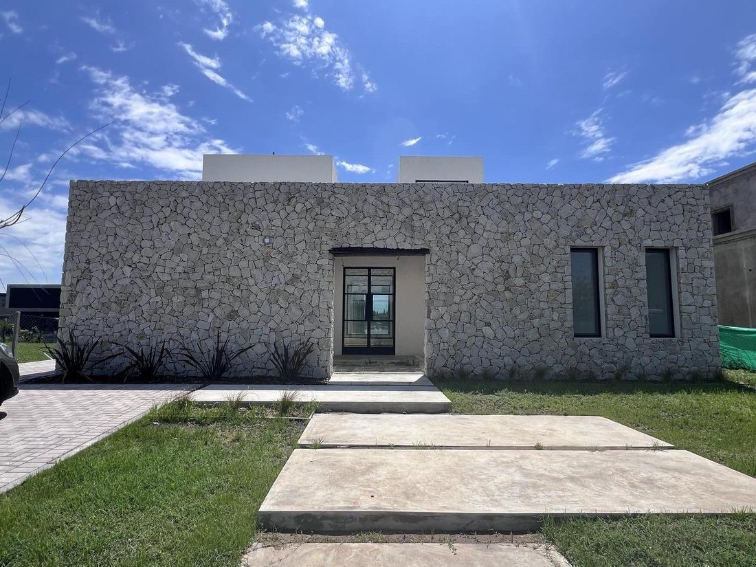 House in Dique Luján, Buenos Aires Province, Argentina 1 - 18295558