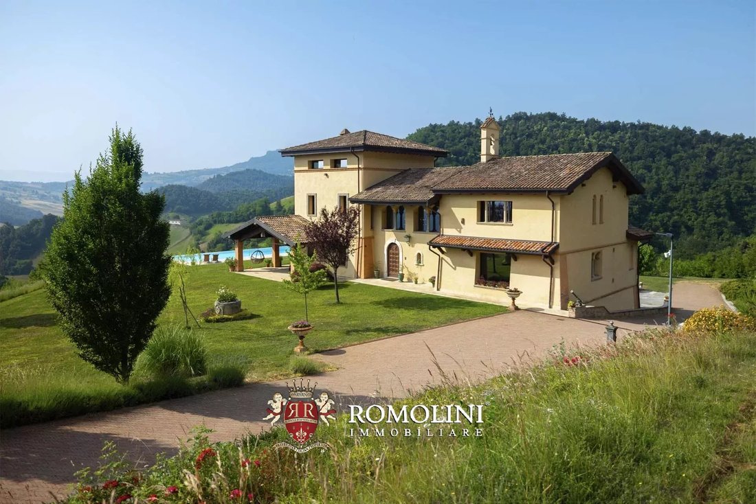 Villa in Canossa, Emilia-Romagna, Italy 3 - 15927885