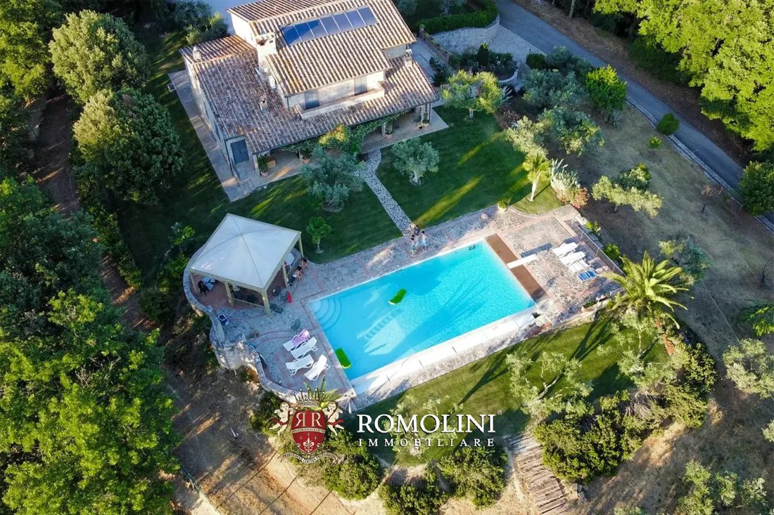House in Collazzone, Umbria, Italy 3 - 15837631