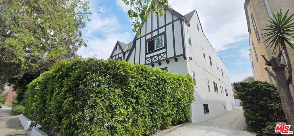 Los Angeles, California, United States 5 - 18284291