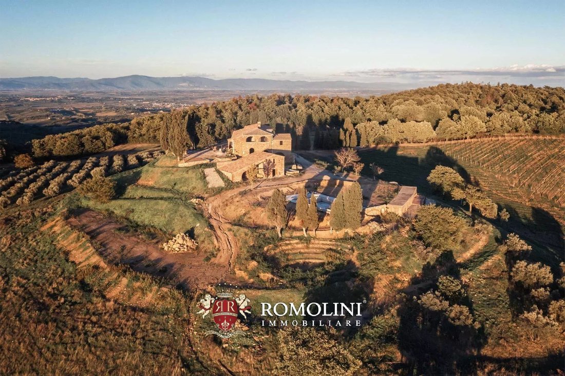 Villa in Torrita di Siena, Tuscany, Italy 1 - 15914226