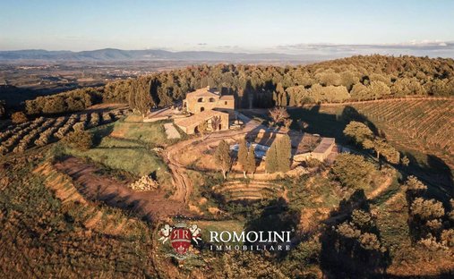 Villa in Torrita di Siena, Tuscany, Italy 1