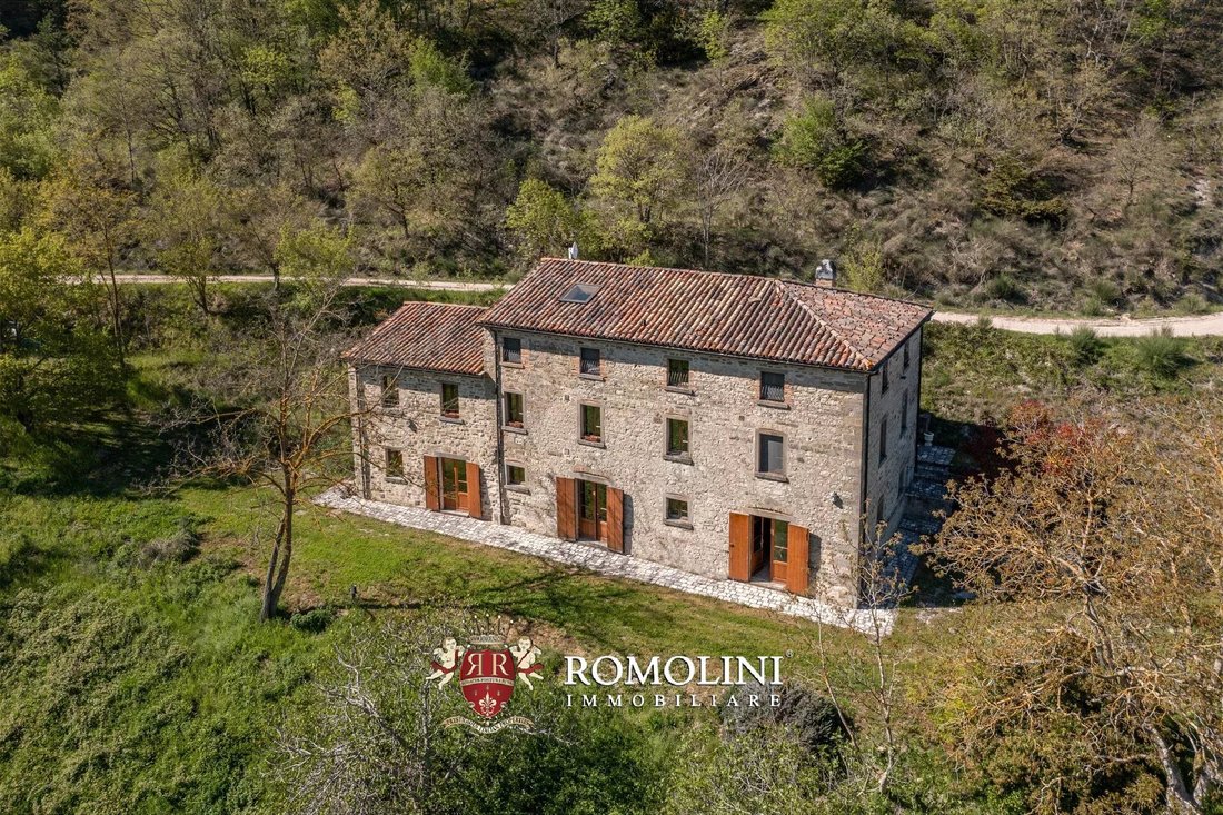 House in Pietralunga, Umbria, Italy 3 - 17918288