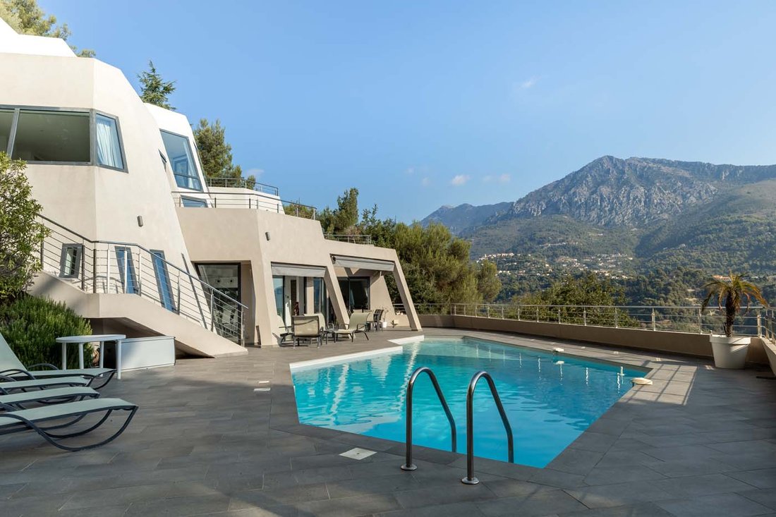 Villa in Menton, Provence-Alpes-Côte d'Azur, France 2 - 18289750