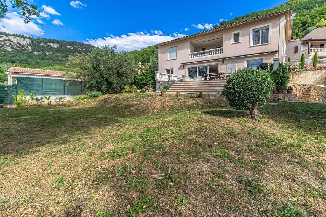 House in Le Bar-sur-Loup, Provence-Alpes-Côte d'Azur, France 5 - 18294911