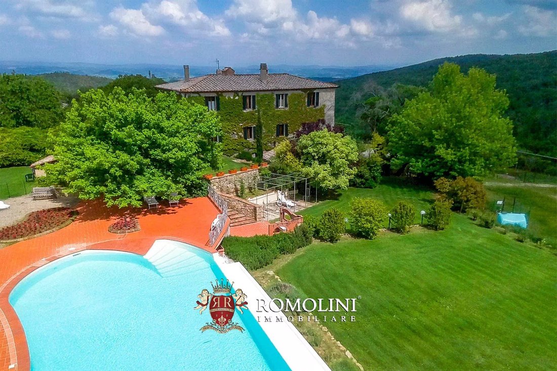 Estate in Murlo, Tuscany, Italy 4 - 15666136
