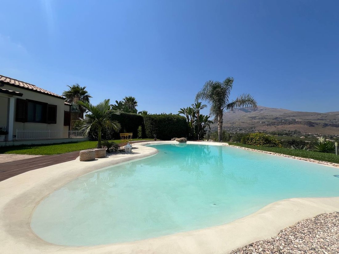 Villa in Castellammare del Golfo, Sicily, Italy 2 - 18292498