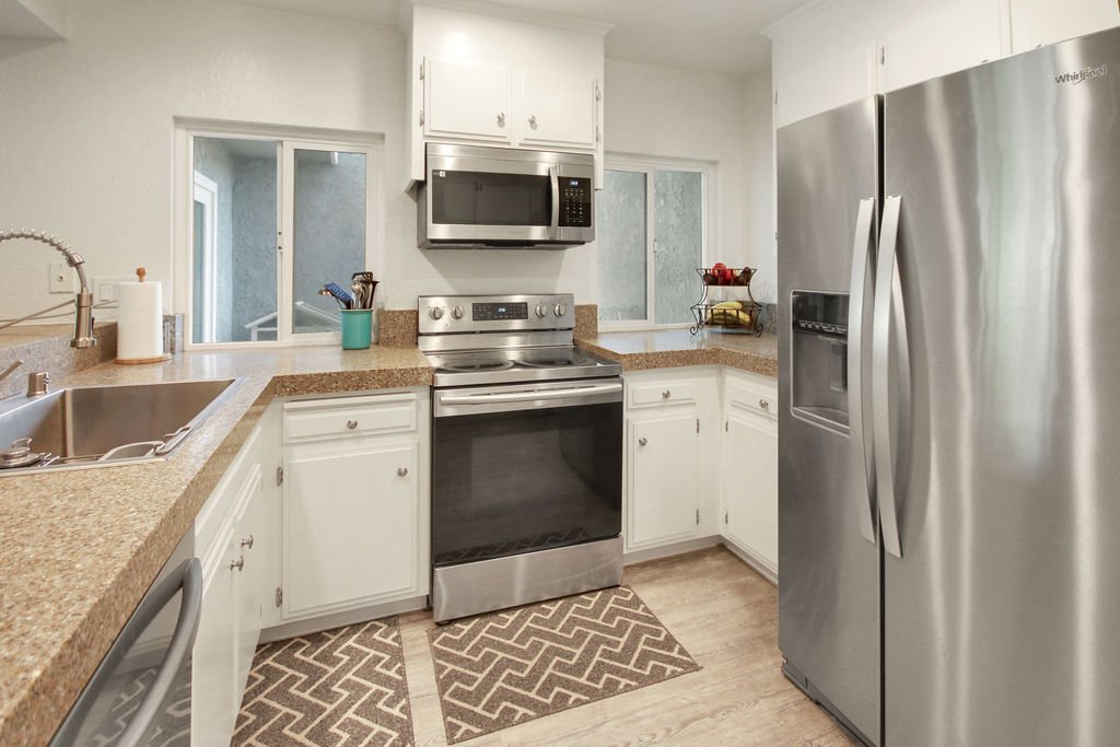 Condo in Tustin, California, United States 5 - 18283228