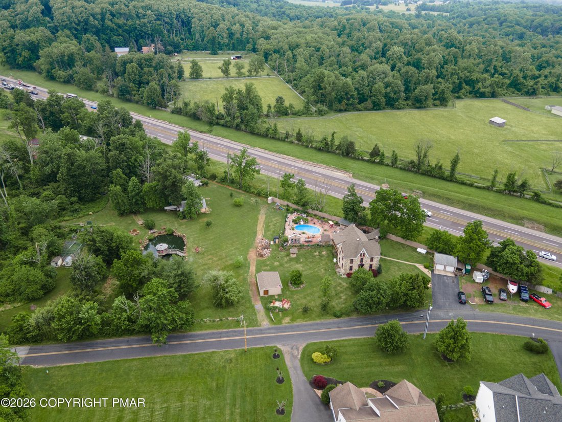 House in Quakertown, Pennsylvania, United States 2 - 18281472