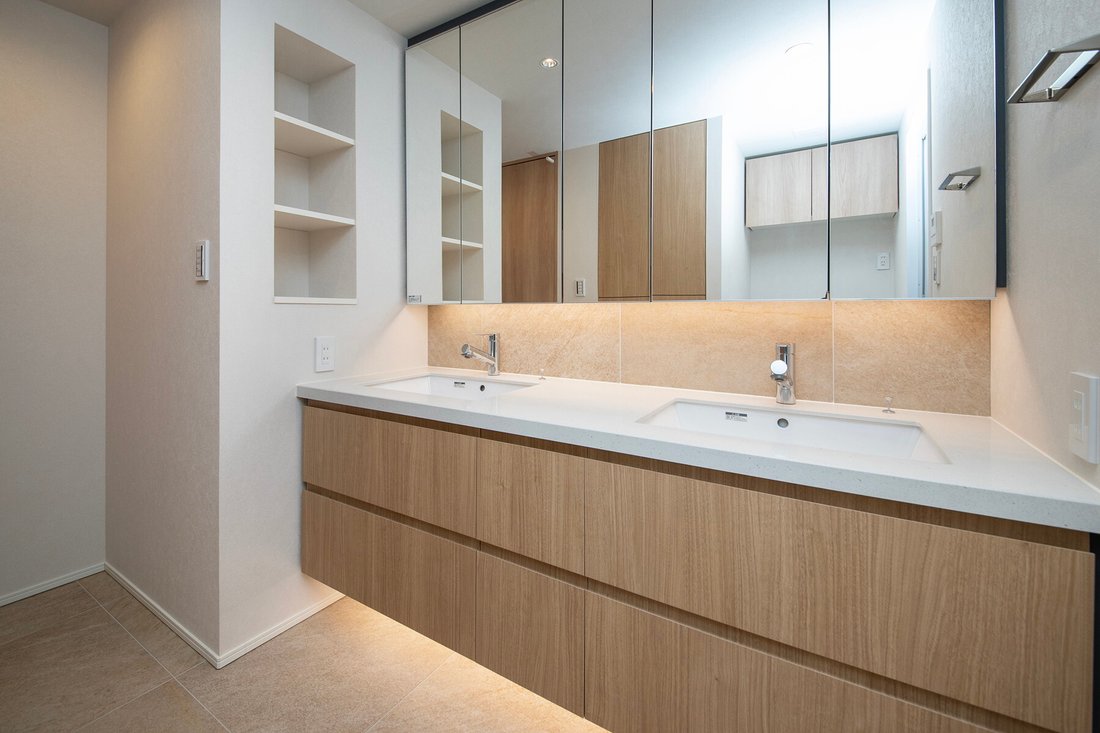 Condo in Minato City, Tokyo, Japan 5 - 18296346