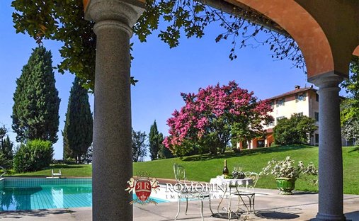 Villa in Historisches Zentrum, Biella, Piemont 1