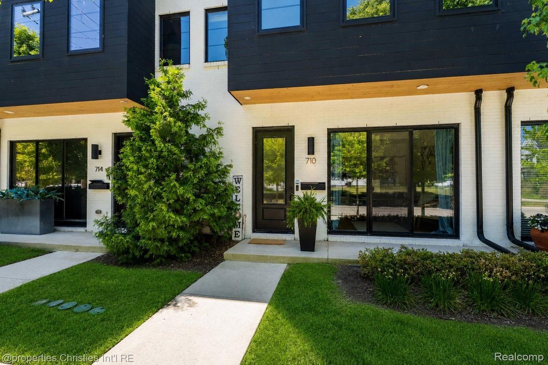 Villa in Royal Oak, Michigan, United States 1 - 18289401