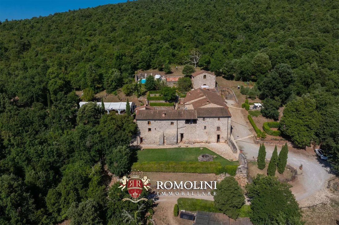 Villa in Historic Center, Siena, Tuscany 4 - 17694181