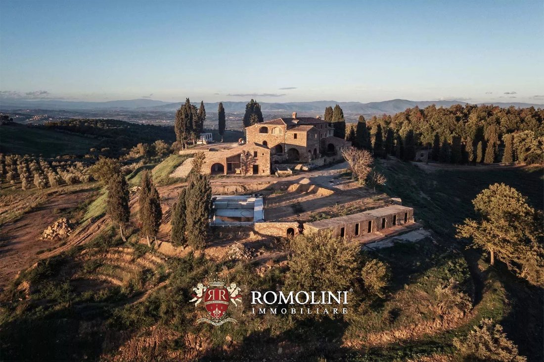 Villa in Torrita di Siena, Tuscany, Italy 2 - 15914226