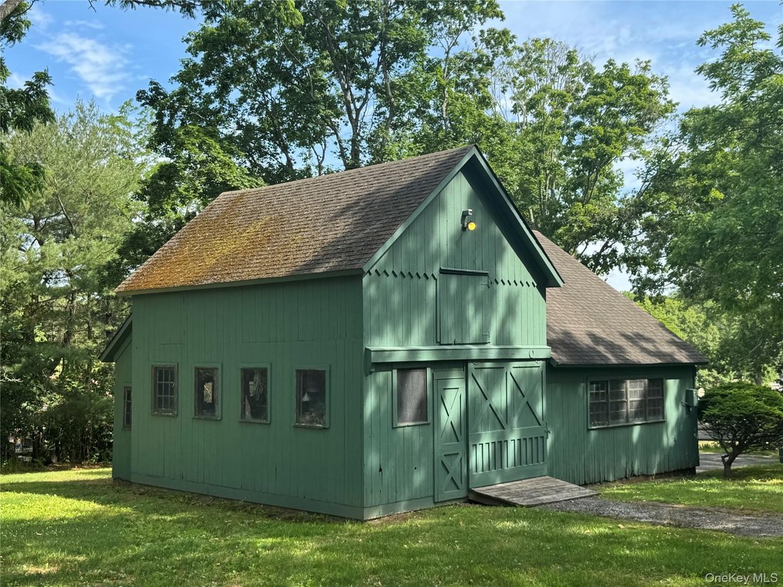 House in Center Moriches, New York, United States 2 - 18280188