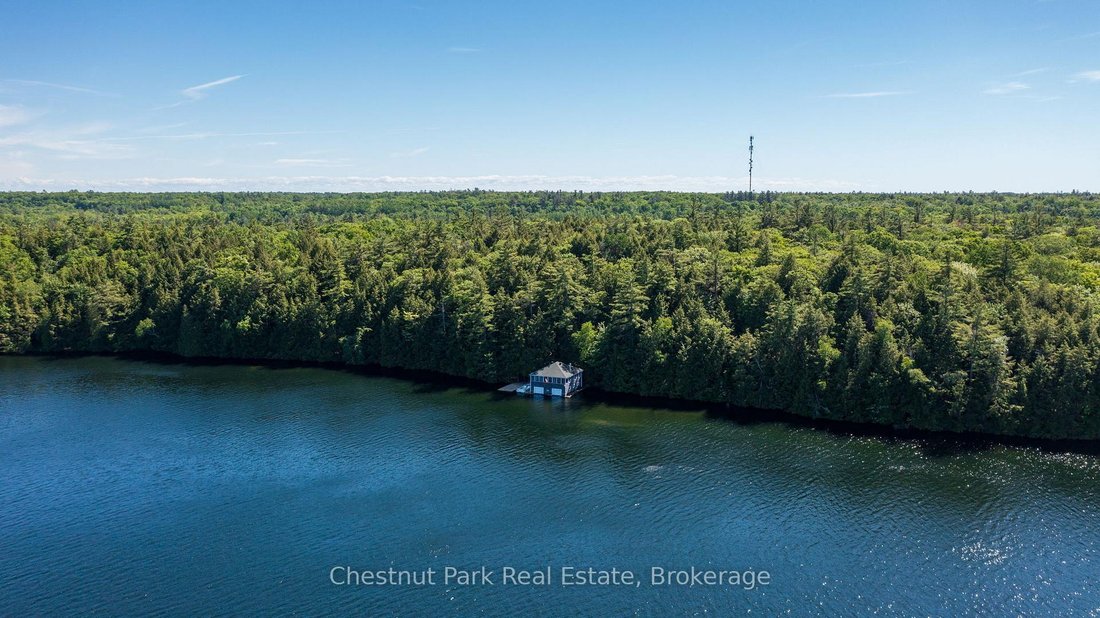 House in Parry Sound, Ontario, Canada 2 - 18209323