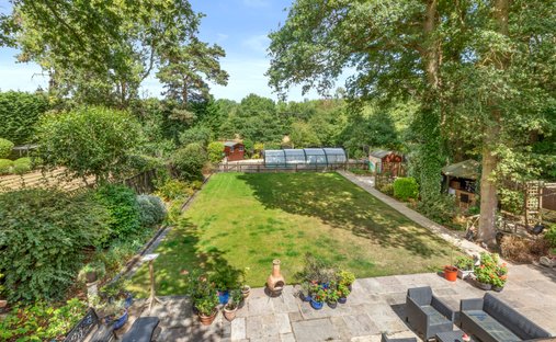 House in Farnham Common, England 1