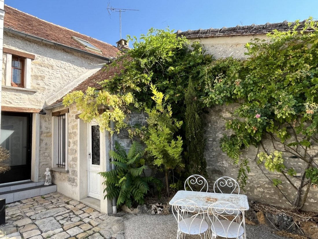 House in Fontainebleau, Ile-de-France, France 2 - 18292243