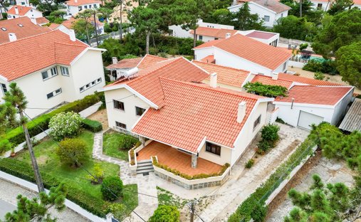Villa in Colares, Lisbon, Portugal 1