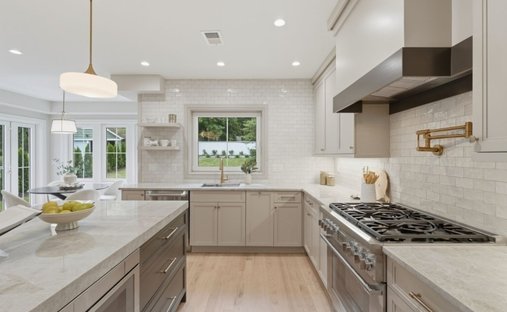 House in Millburn Twp., New Jersey, United States 1