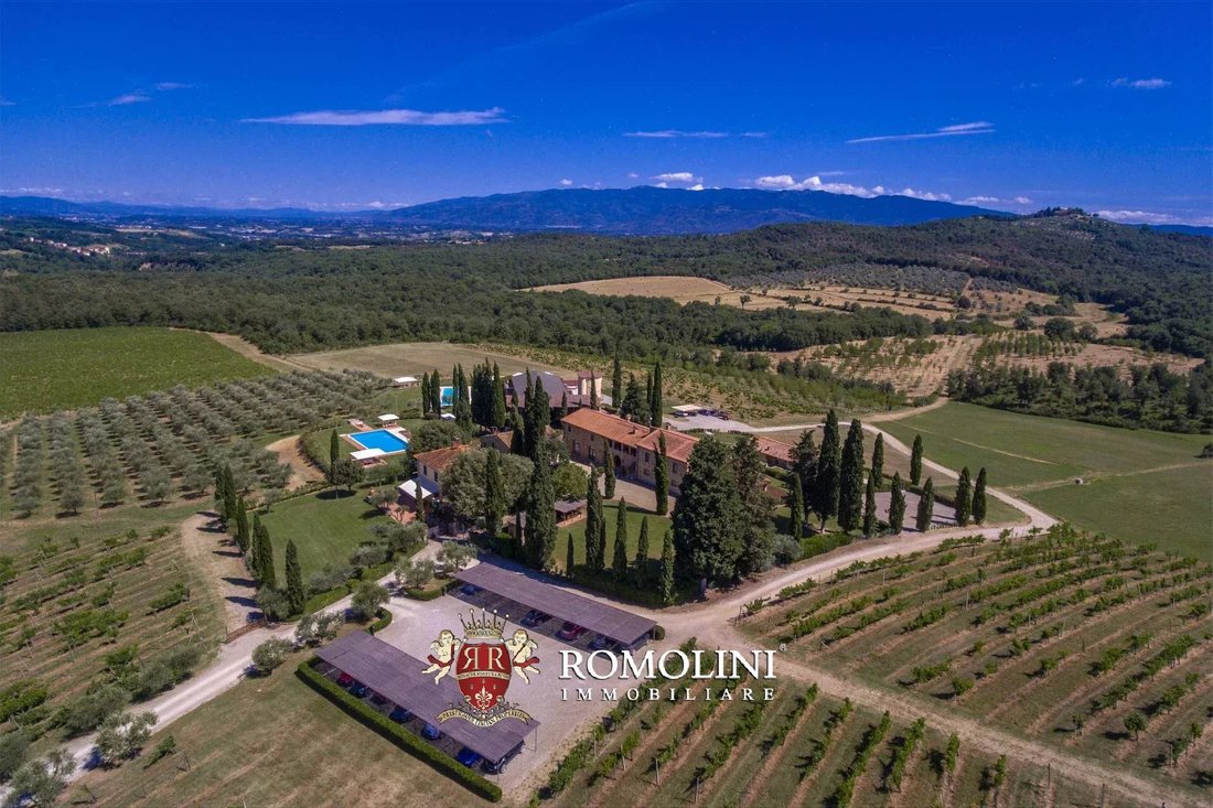 Farm Ranch in Center, Arezzo, Tuscany 3 - 15663523