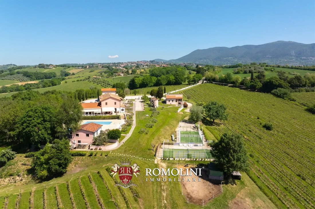 Estate in San Gemini, Umbria, Italy 3 - 15899787