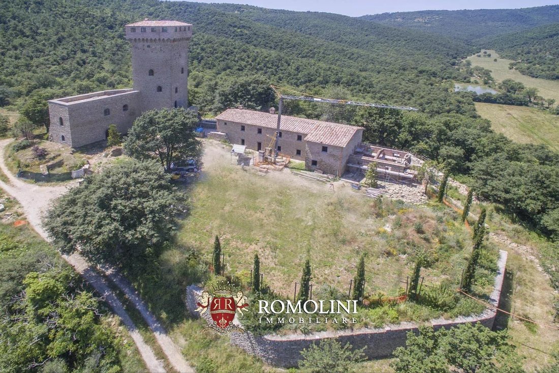 Castle in Passignano sul Trasimeno, Umbria, Italy 2 - 15663154