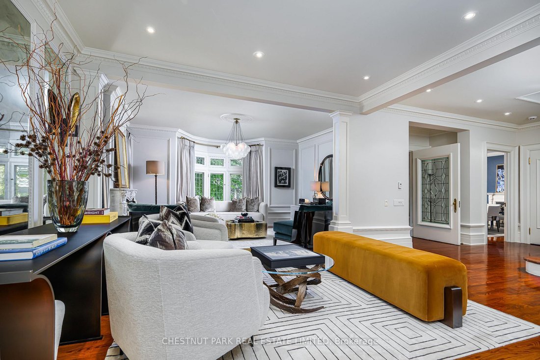 House in Toronto, Ontario, Canada 5 - 18070649