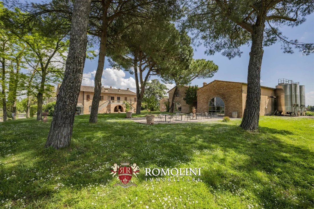 Farm Ranch in Montepulciano, Tuscany, Italy 2 - 15957685