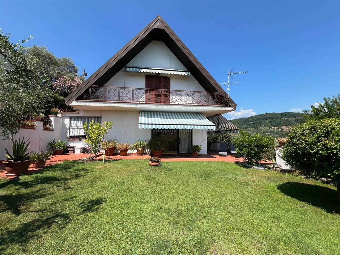 Villa in Ceparana, Liguria, Italy 2 - 18285791
