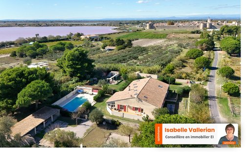 House in Centre Ville, Aigues-Mortes, France 1