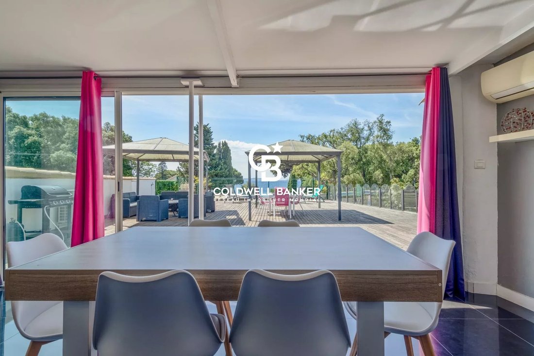 Apartment in Le Lavandou, Provence-Alpes-Côte d'Azur, France 2 - 18282733