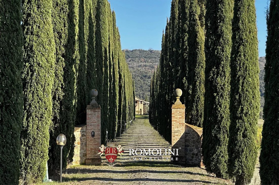 Farm Ranch in Montalcino, Tuscany, Italy 2 - 17348837