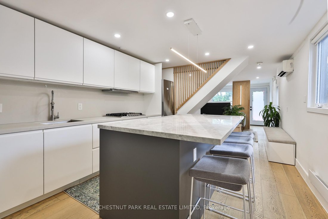 Villa in Toronto, Ontario, Canada 3 - 18099259