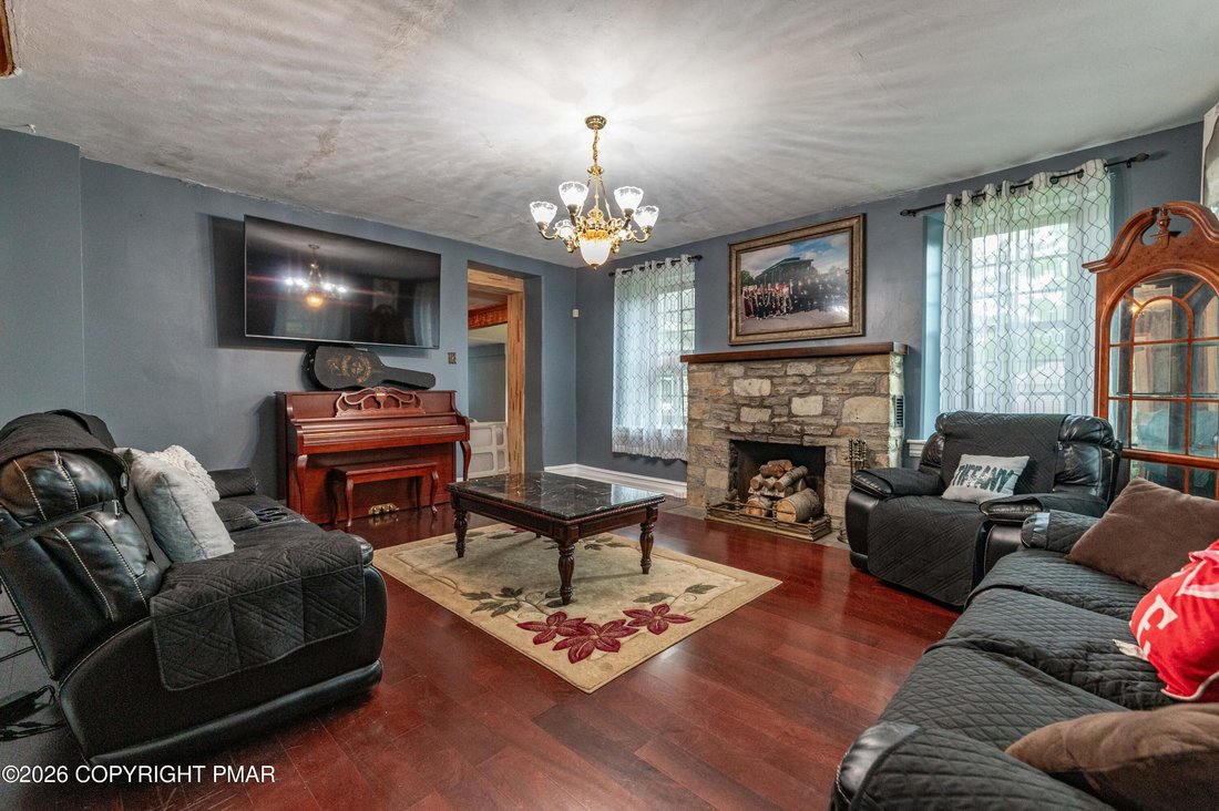 House in Quakertown, Pennsylvania, United States 4 - 18281472