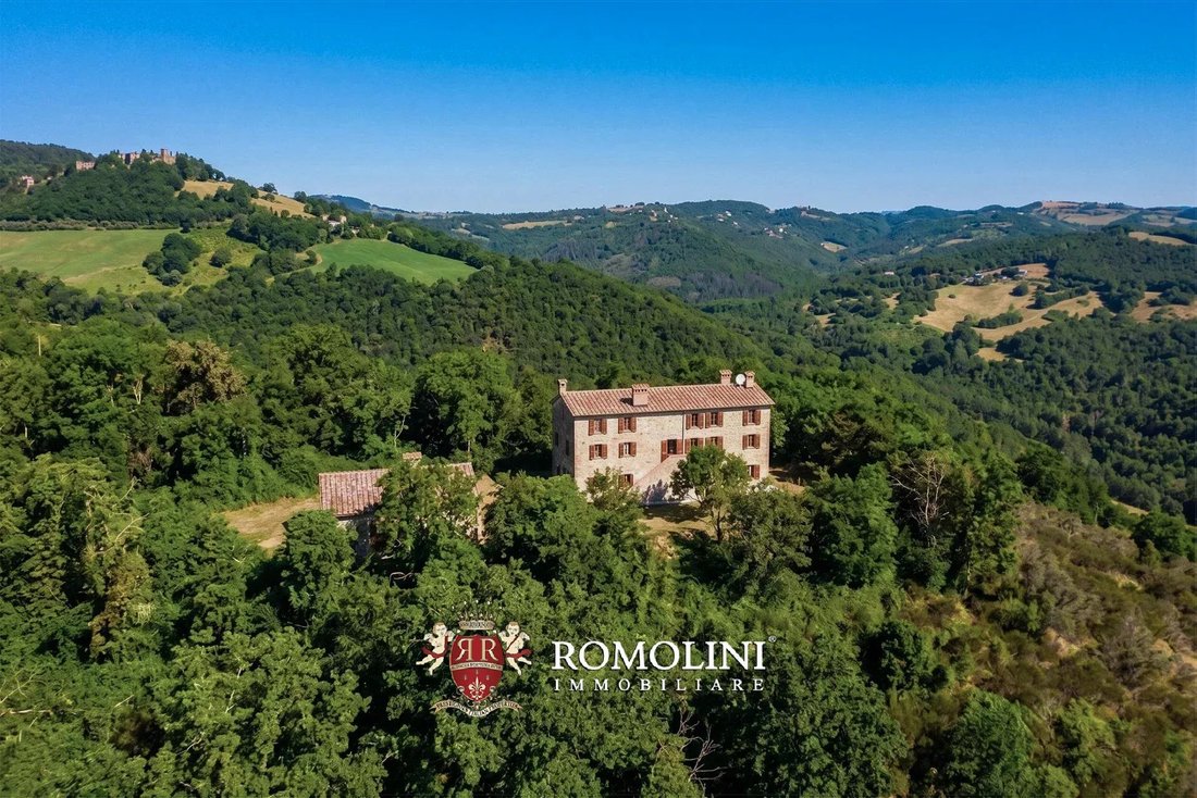House in Gubbio, Umbria, Italy 4 - 15664485